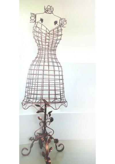 Manequim de ferro vestido 