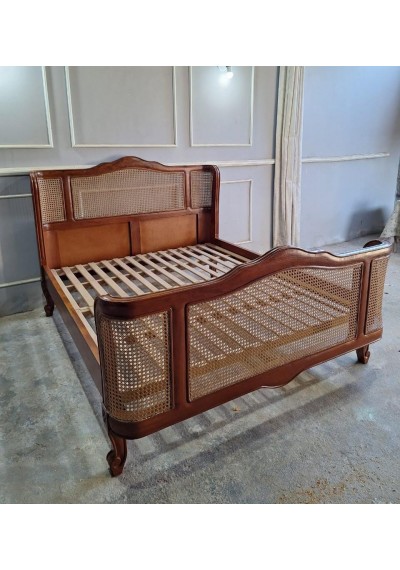   Cama King peseira alta palhinha