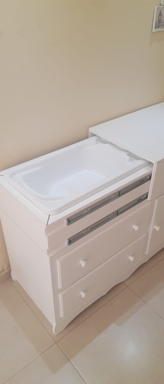 comoda com banheira embutida para bebe